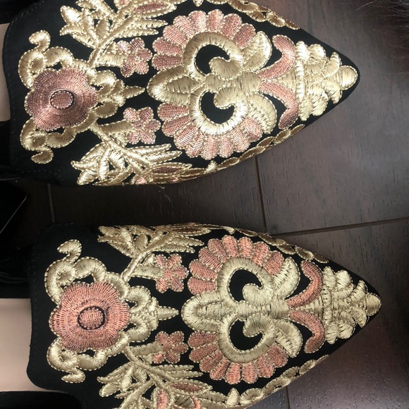 Forever 21 Pointed toe flat shoe - Picture 5 of 6